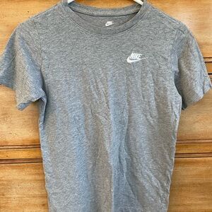 Nike Boys Sportswear T-Shirt, Size Large
